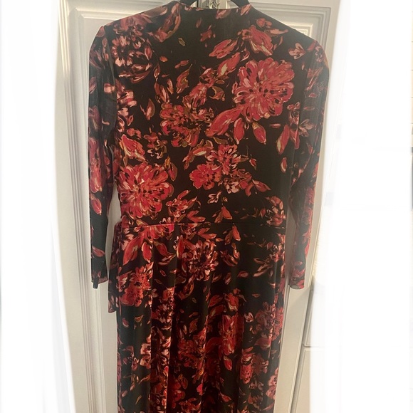 Anne Klein Wrap Style Dress - Picture 6 of 8